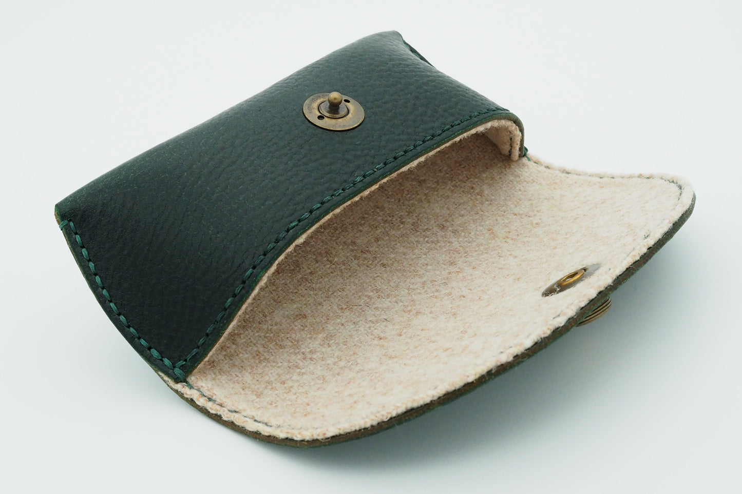 Brillenetui - Dunkelgrün - Alt-Messing