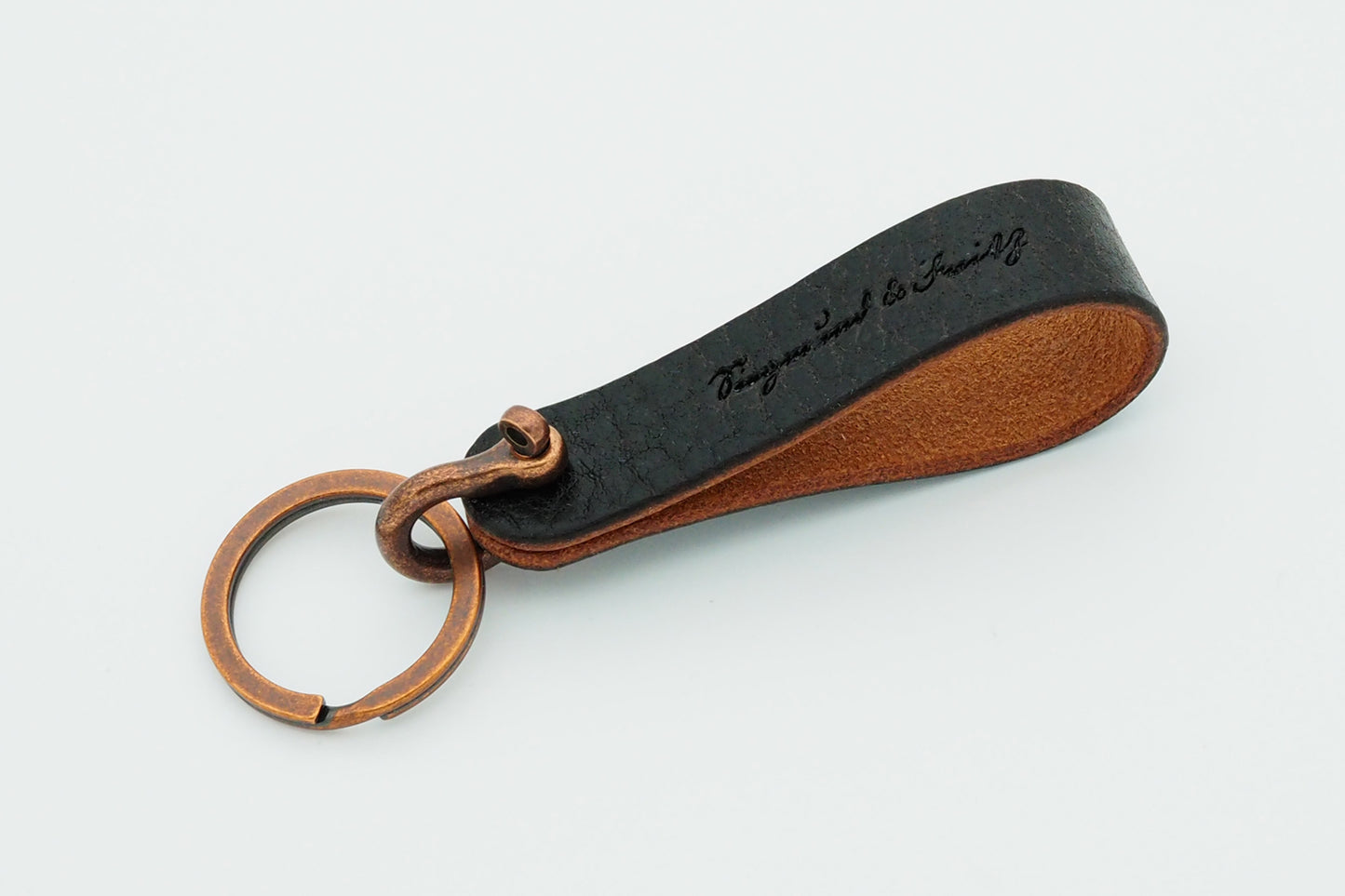 Schlüsselanhänger - Dunkelbraun/ Gemillt / Alt-Kupfer